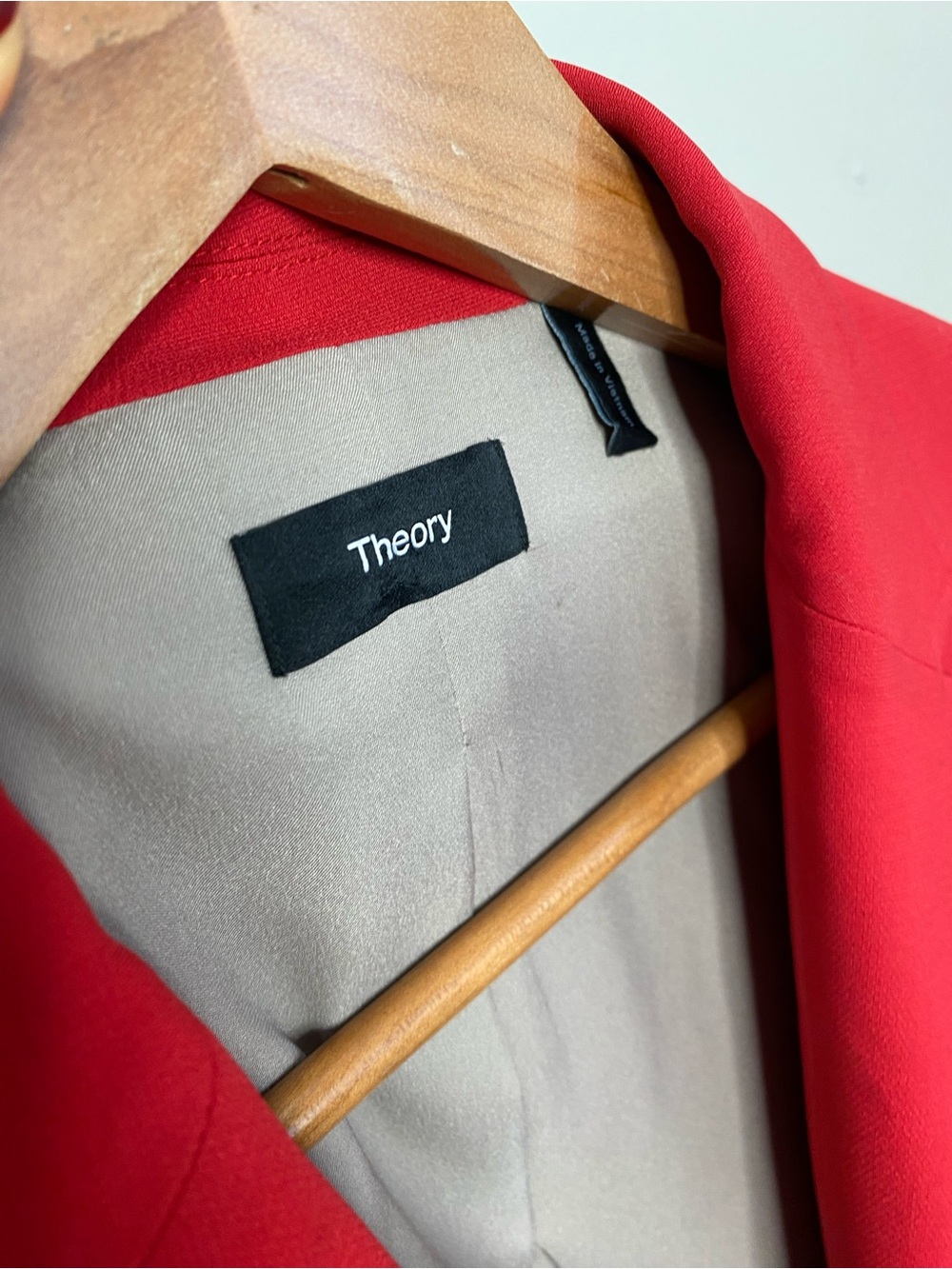 Theory Classic Single Breasted Red Blazer Size 8 Romantic Career Quiet Luxury - Picture 11 of 12